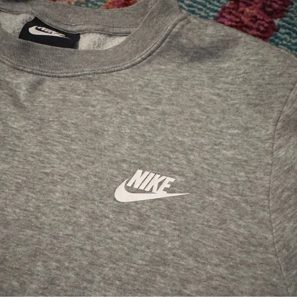 Nike NWOT Heather Gray Sweatshirt, Size: Lg (Youth) - Picture 6 of 7